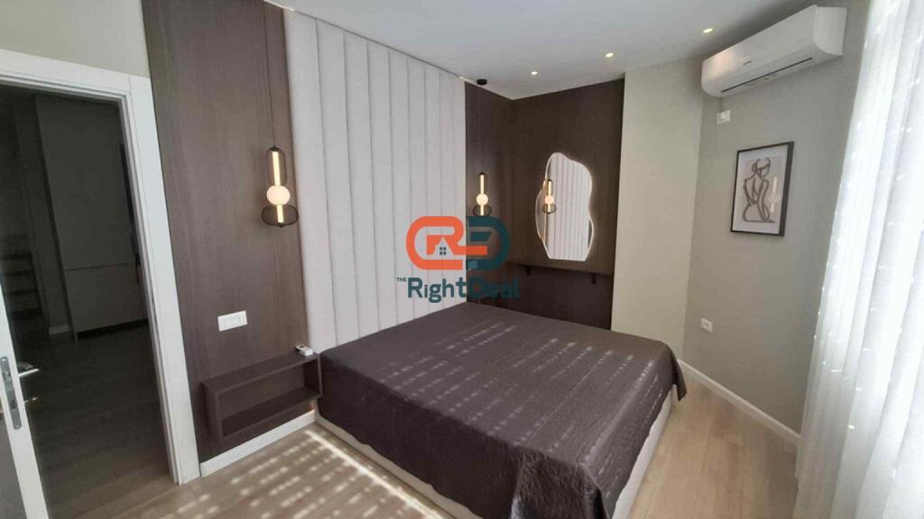 Tek Rruga E Bogdaneve, Jepet Me Qira Apartament 1+1, Totalisht I Mobiluar !