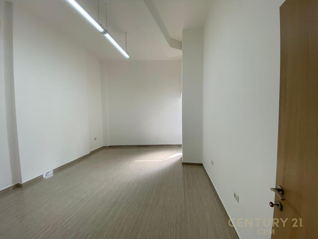 BUSINESS UNIT FOR SALE – NEAR THE NEW MATERNITY, TIRANA