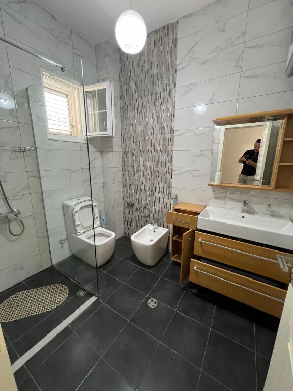 Jepet me qira apartament 2+1 Rr.Jordan Misja