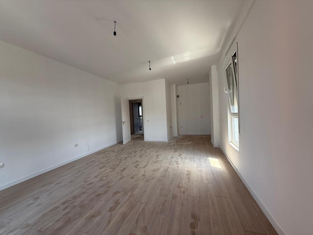 In vendita, appartamento 2+1, Paskuqan, Tirana.