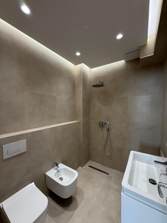 Apartment 2+1 for sale at Komuna e Parisit/Hasan Alla Street