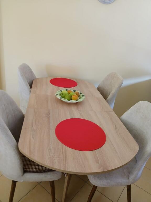 APARTAMENT ME QERA 2+1 KOMUNA E PARISIT 600 EURO