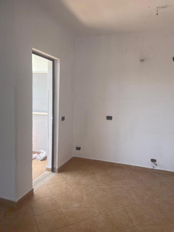 VENDESI APPARTAMENTO 1+1 SPIAGGIA ILIRIA DURRES