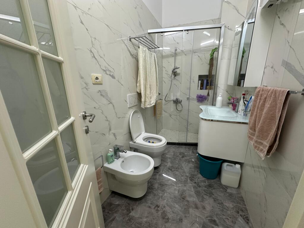 Shitet Penthouse me pamje nga deti ne zonen e Vollges.