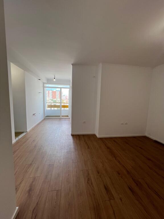 !!Appartamento 1+1+balcone in vendita 115.000 Euro Via Irfan Tomini, Palazzo con Freccia !!