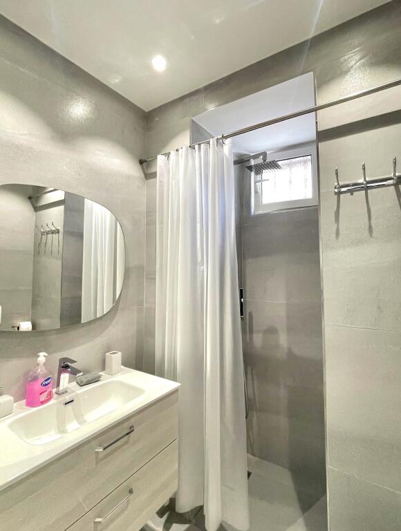 Super private house for rent near the Center (Kavaja street)
