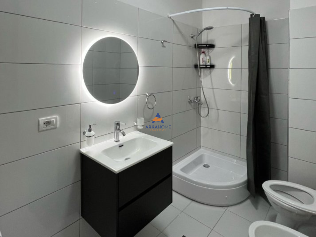 VENDESI APPARTAMENTO 2+1+BALCONE " DURRES " 198.000 EURO