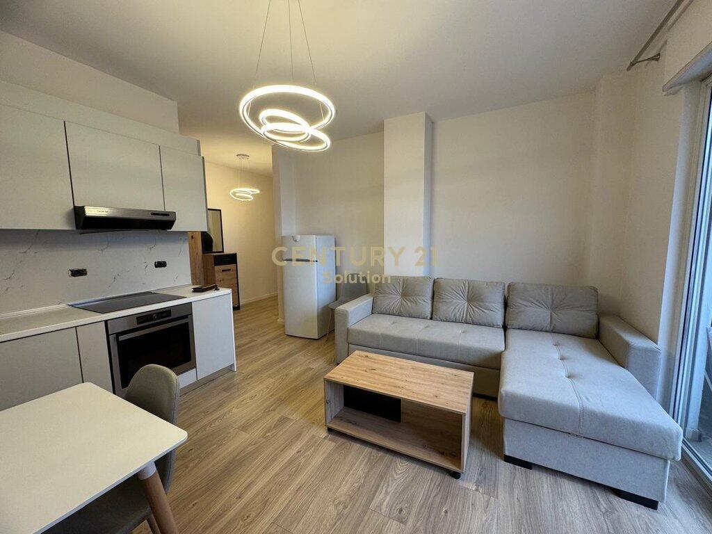 JEPET ME QIRA APARTAMENT 1+1+POST PARKIMI TEK KOMUNA E PARISIT!