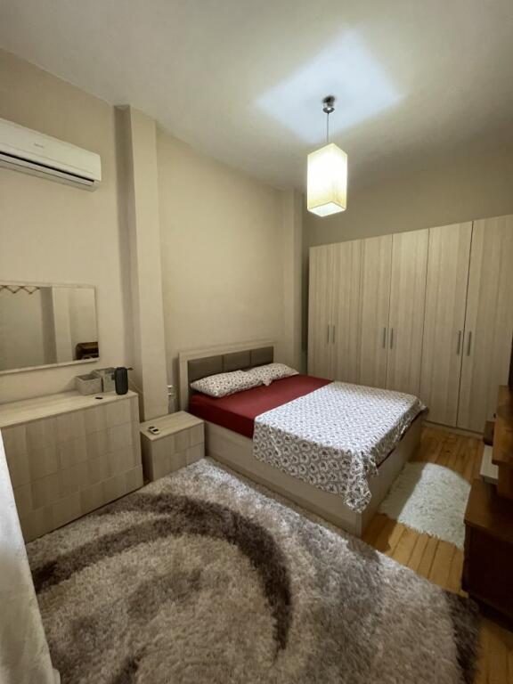 APARTAMENT ME QERA 1+1 MYSLYM SHYRI 600 EURO