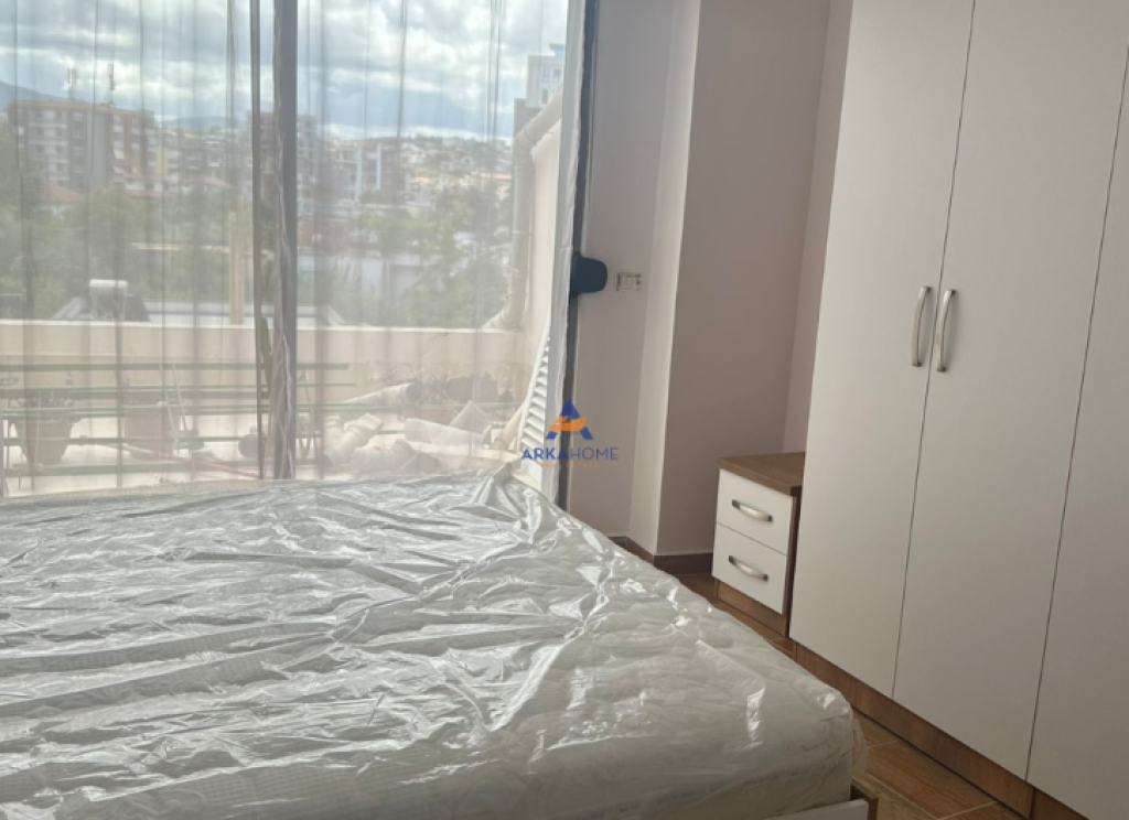 FOR RENT 3+1+2+VERANDA+BALCONY "MARTENITETI I RI" 750 EURO (PARKING SPACE INCLUDED).