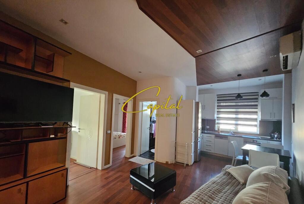 APARTAMENT ME QERA 2+1 STACIONI I TRENIT 600 EURO