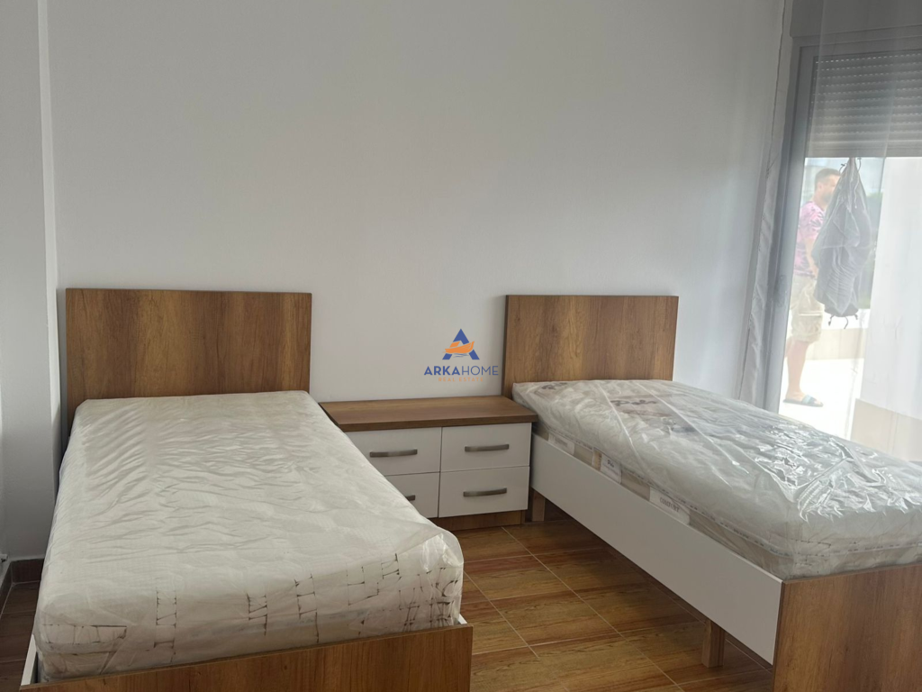 FOR RENT 3+1+2+VERANDA+BALCONY "MARTENITETI I RI" 750 EURO (PARKING SPACE INCLUDED).