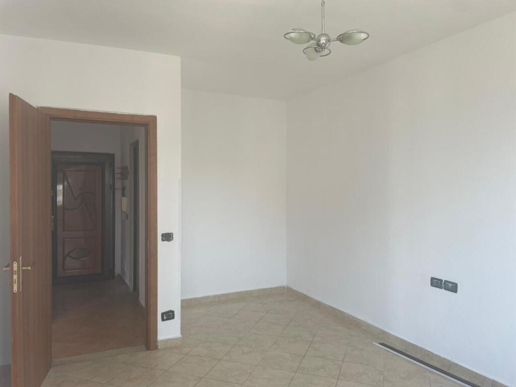VENDESI APPARTAMENTO 1+1 SPIAGGIA ILIRIA DURRES