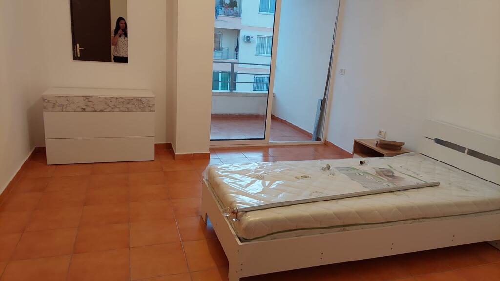 Super ap 2+1 in Astir (fratari complex)