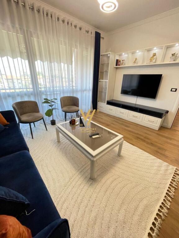 VENDESI APPARTAMENTO 1+1 IN VIA DIBRES 170.000 EURO