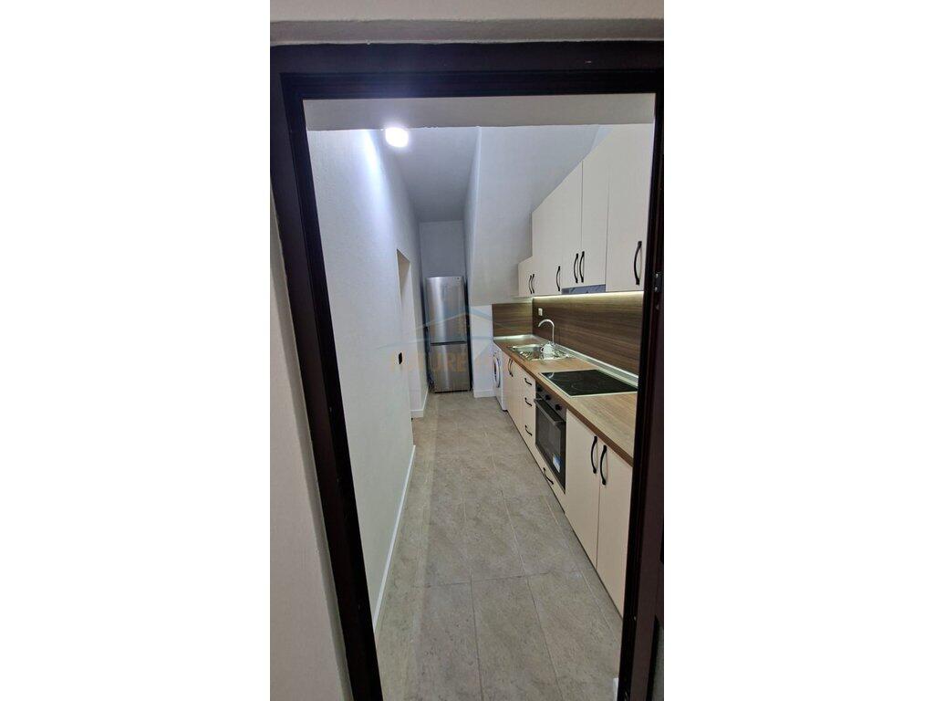 Rent, Apartment 2+1+2, Mine Peza Street, Tirana