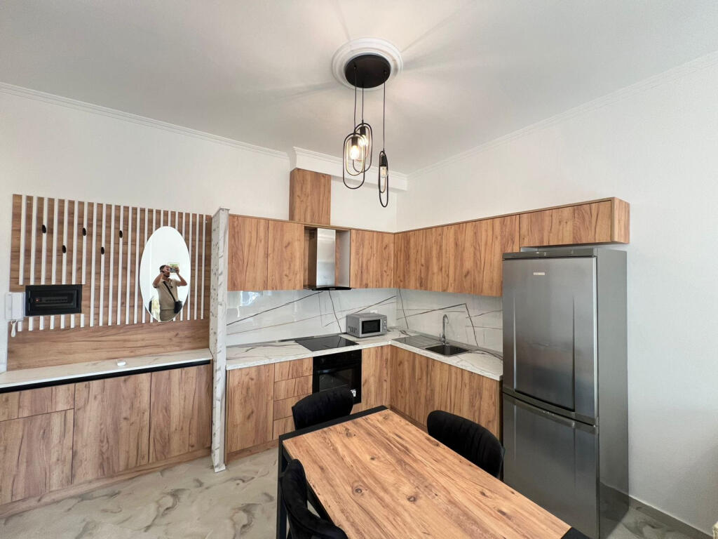 Apartament Me Qera 1+1+post parkimi Tek Pazari I Ri (ID B2101205) Tirane.