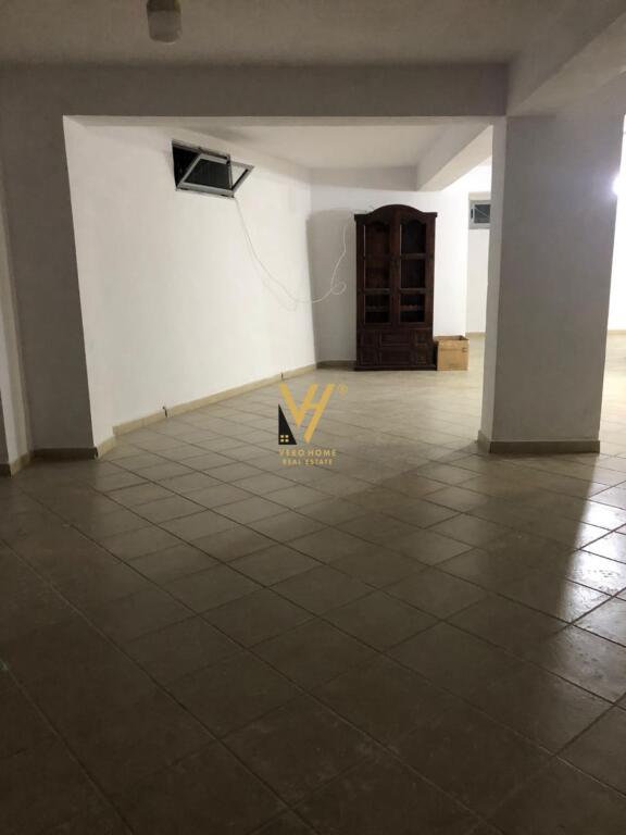 WAREHOUSE 130 M2 FOR RENT ON NAIM FRASHERI STREET 50,000 LEKE