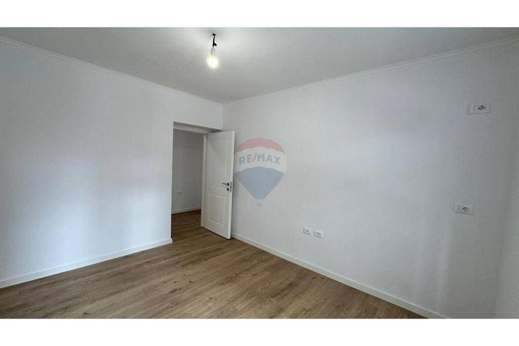 Appartamento per Uffici in Affitto – Via Durazzo.