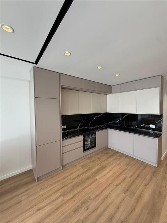 E GJENI VETEM TE NE , APARTAMENT 2+1+2+POST PARKIMI TE PARKU OLIMPIK TIRANE