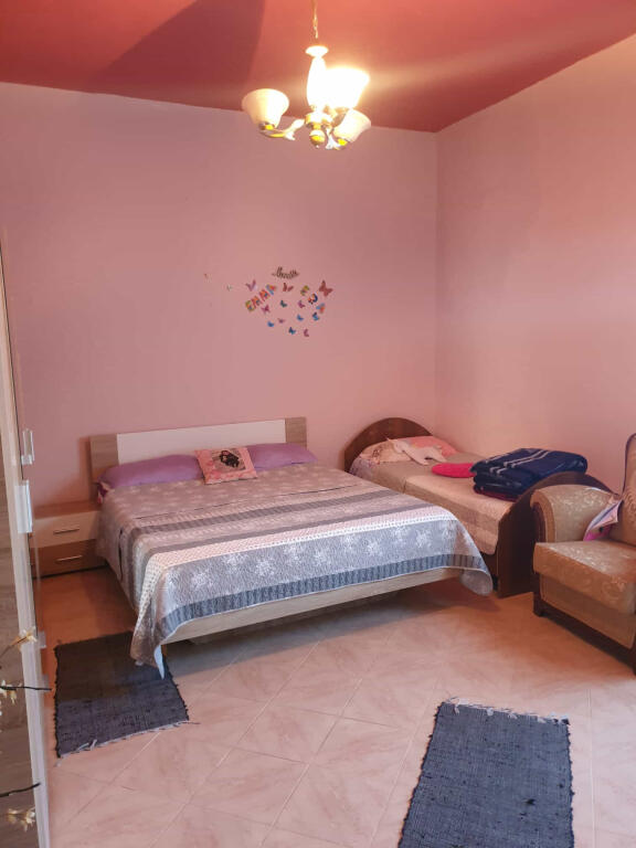 Shtepi Private 1 kateshe 3+1 tek Ish Restorant Durresi (ID BV22469) Tirane