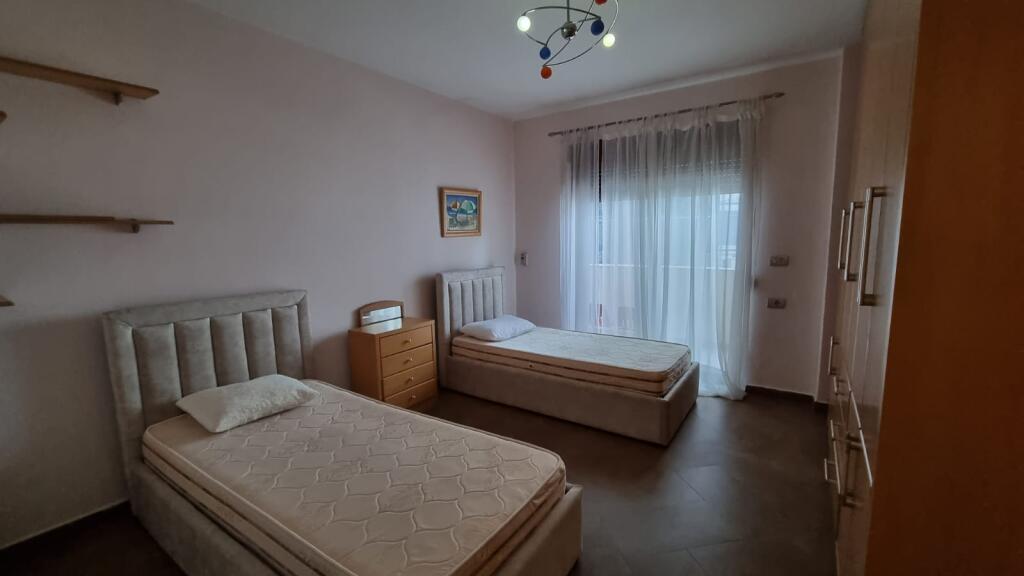Apartament 2+1 me qira tek Rruga e Elbasanit