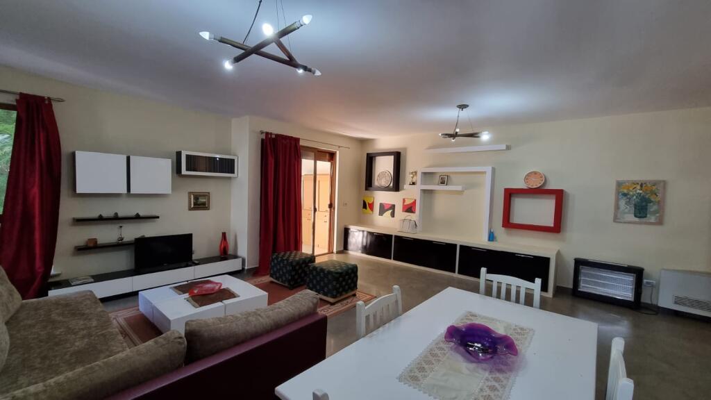 Apartament 2+1 me qira tek Rruga e Elbasanit