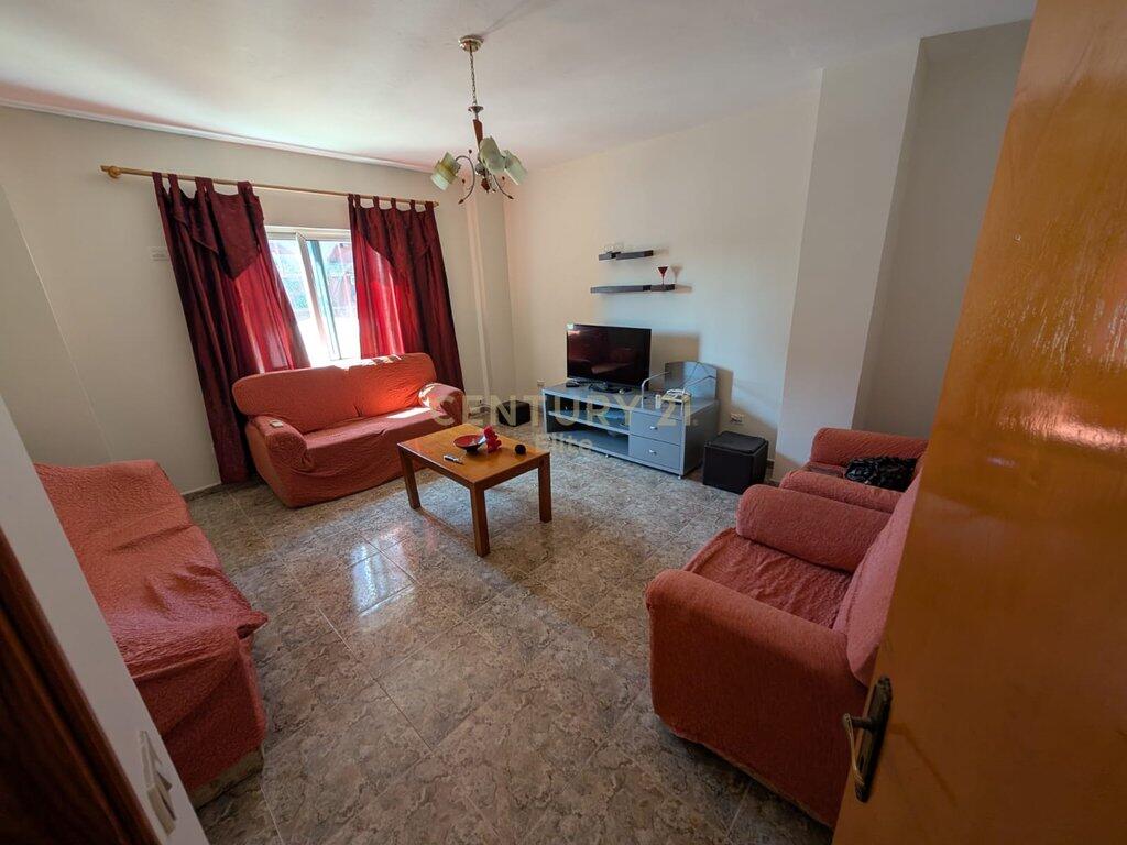 Jepet me qira apartament 2+1+2 ne Rrugen e Kavajes.