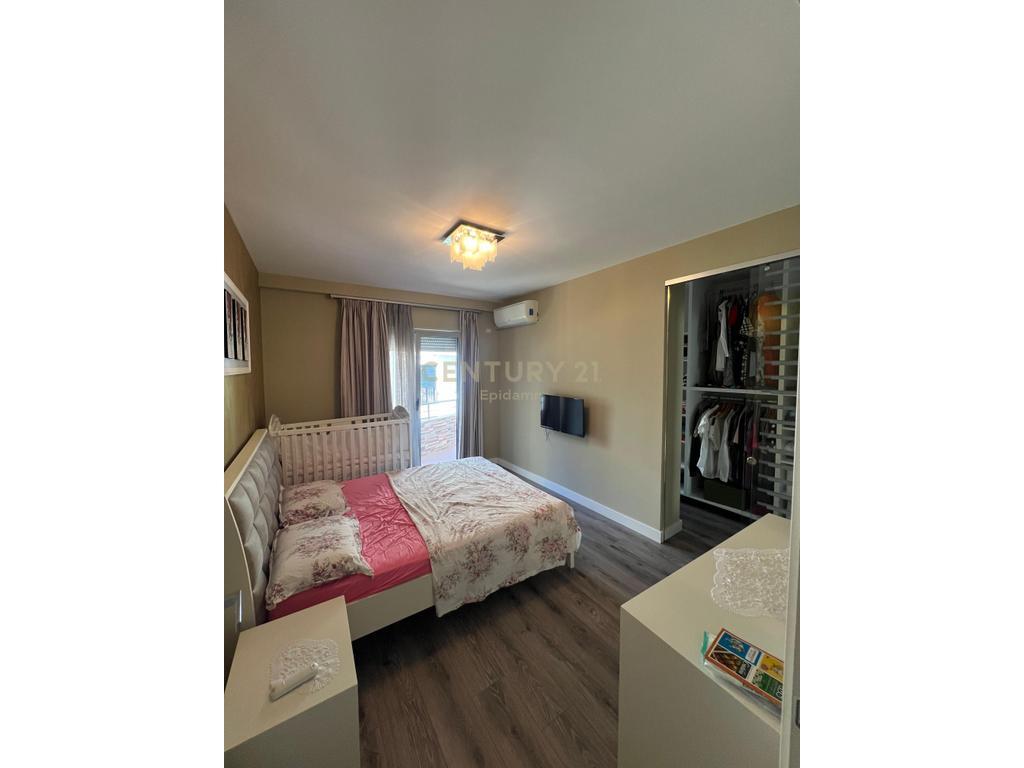 FOR RENT APARTMENT 3+1+ PARKING SPACE NEAR THE VILA E ZOGUT!