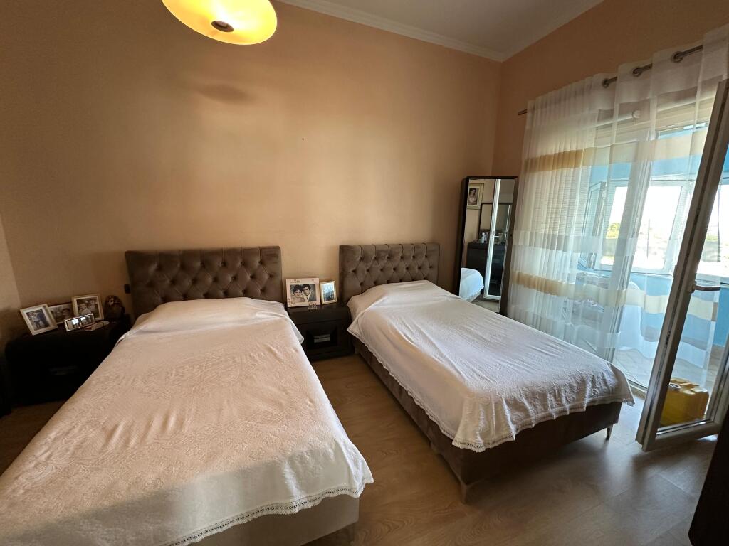 Shitet Penthouse me pamje nga deti ne zonen e Vollges.