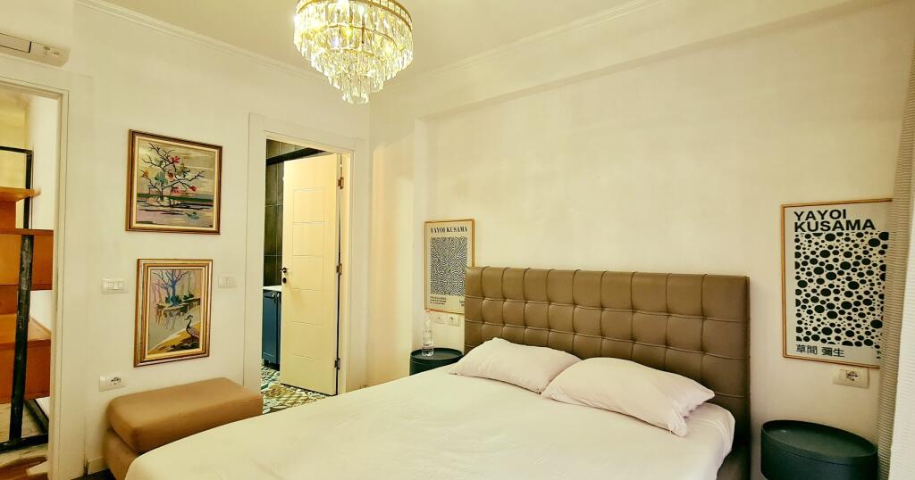 SHITET apartament 2+1 tek Kopshti Botanik, Xhamia.