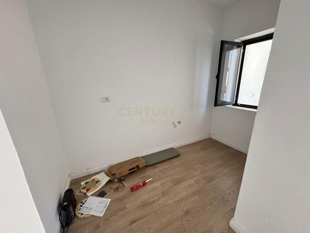 APPARTAMENTO PER UFFICI 3+1 A BLLOK VICINO A BARONESHA !