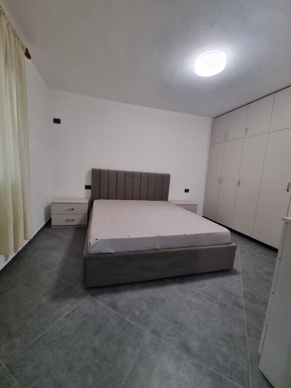 Apartament 2+1 per qira tek Rruga Riza Cerova