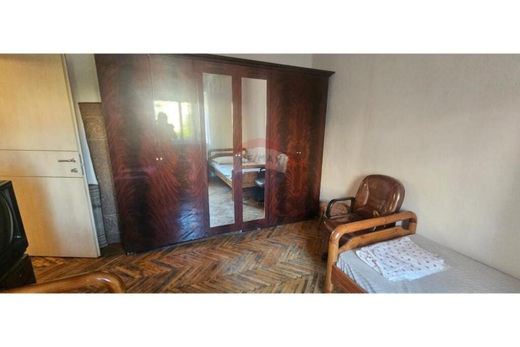 Jepet per Qira Apartament tek Shkolla Baletit