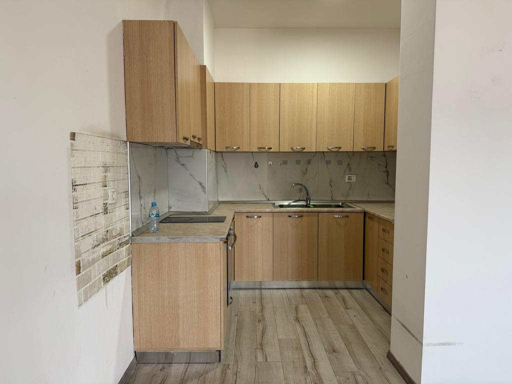 📢 Shitet Apartament 3+1 !