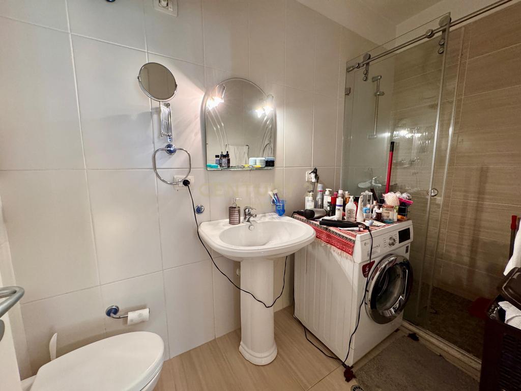 JEPET ME QIRA APARTAMENT 1+1+POST PARKIMI TEK KOMUNA E PARISIT!     Sol120031