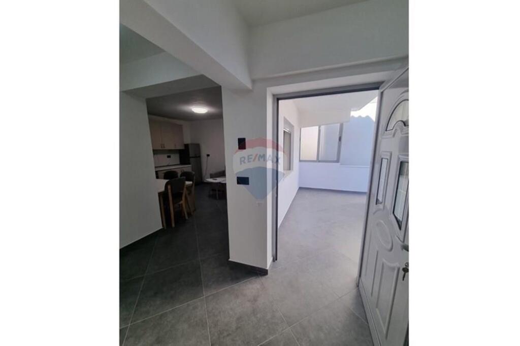 Apartament 2+1 per qira tek Shkolla e Kuqe !