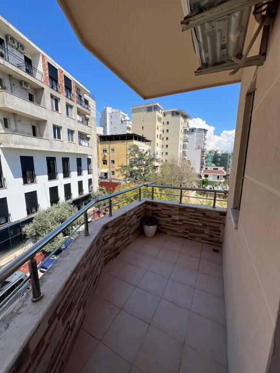 Appartamento in Affitto 3+1+ Posto Auto Vicino a Vila e Zogut, Durres!
