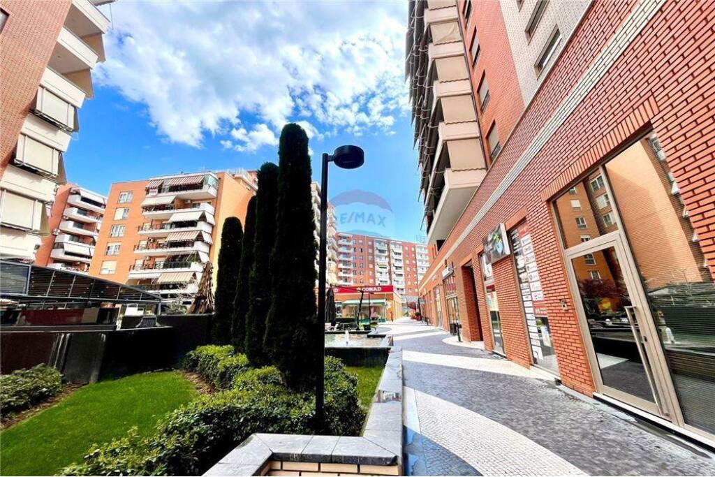 COMMERCIAL SPACE FOR RENT, DELIJORGJI COMPLEX!