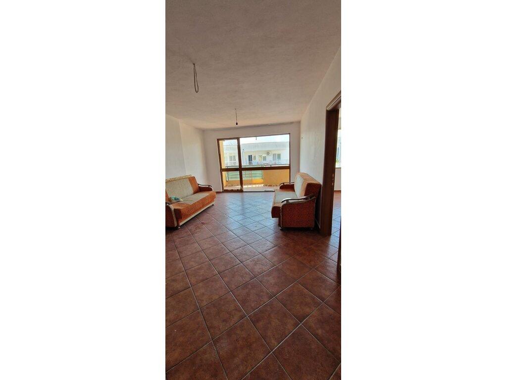 Shitet apartament 3+1+2 Yzberish!