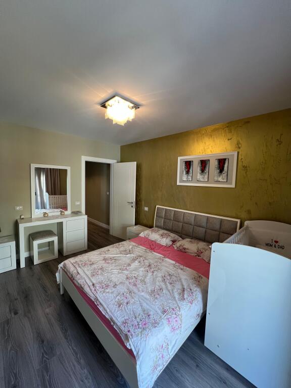 Appartamento in Affitto 3+1+ Posto Auto Vicino a Vila e Zogut, Durres!
