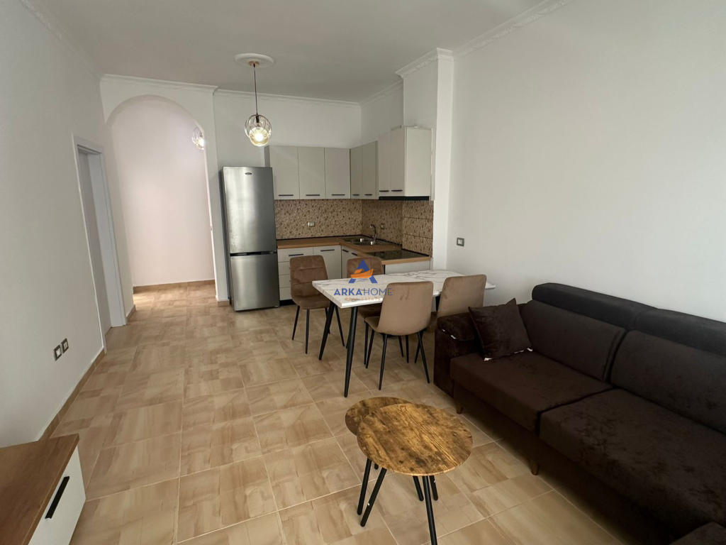 FOR RENT 3+1+2+VERANDA+BALCONY "MARTENITETI I RI" 750 EURO (PARKING SPACE INCLUDED).