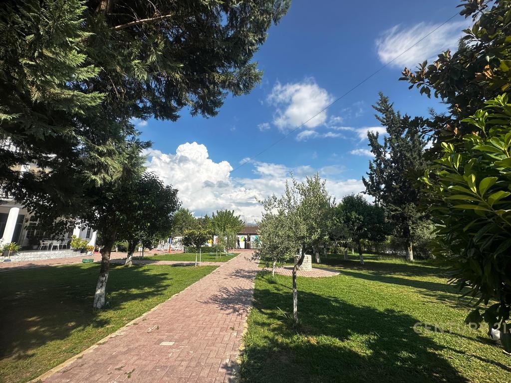 Ambiente Multifunzionale in Affitto – Mullet, Tirana