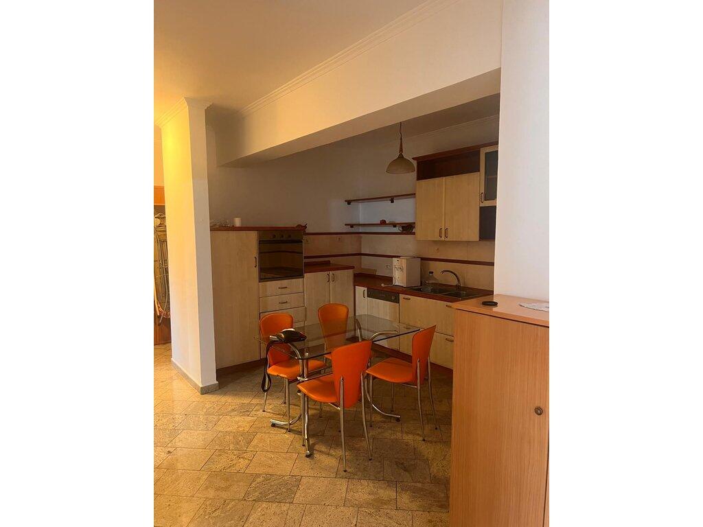 APARTAMENT 2+1+2 ME QERA,TEK RRUGA E KAVAJES-TIRANE!