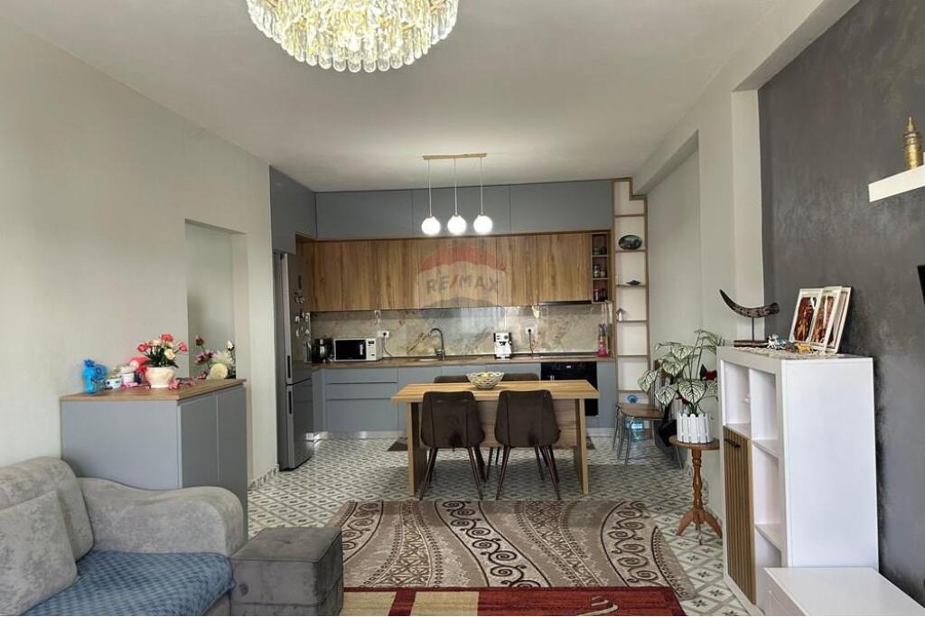 Shitet Apartament 2+1 ne Fresk