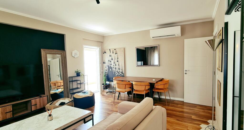 SHITET apartament 2+1 tek Kopshti Botanik, Xhamia.