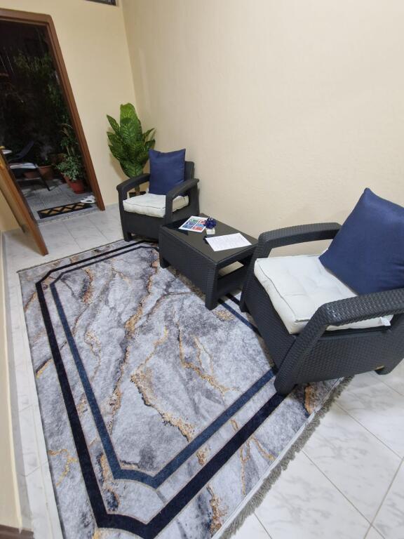 In affitto – Primo piano di una villa su 3 piani, vicino all'Hotel Lotus
