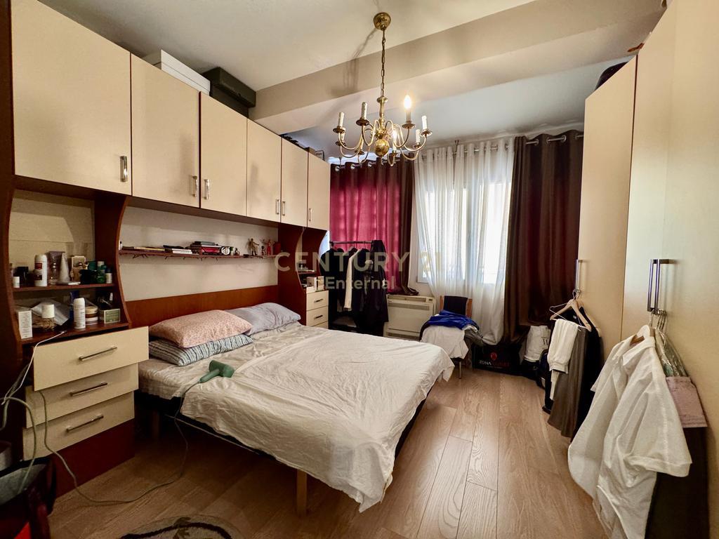 JEPET ME QIRA APARTAMENT 1+1+POST PARKIMI TEK KOMUNA E PARISIT!     Sol120031