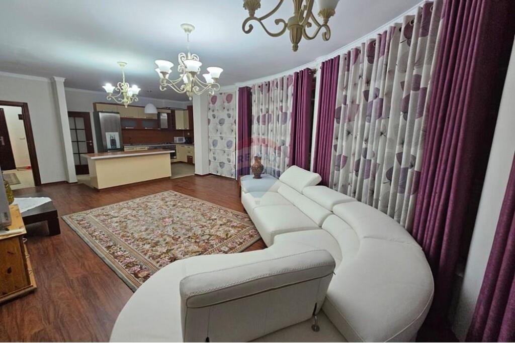 Jepet me Qira Apartament 3+1+2.
