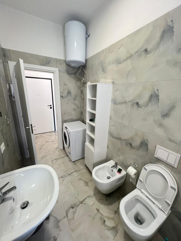 Apartament Me Qera 1+1+post parkimi Tek Pazari I Ri (ID B2101205) Tirane.